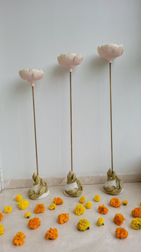 Perched Floret Tealight Stand (S)