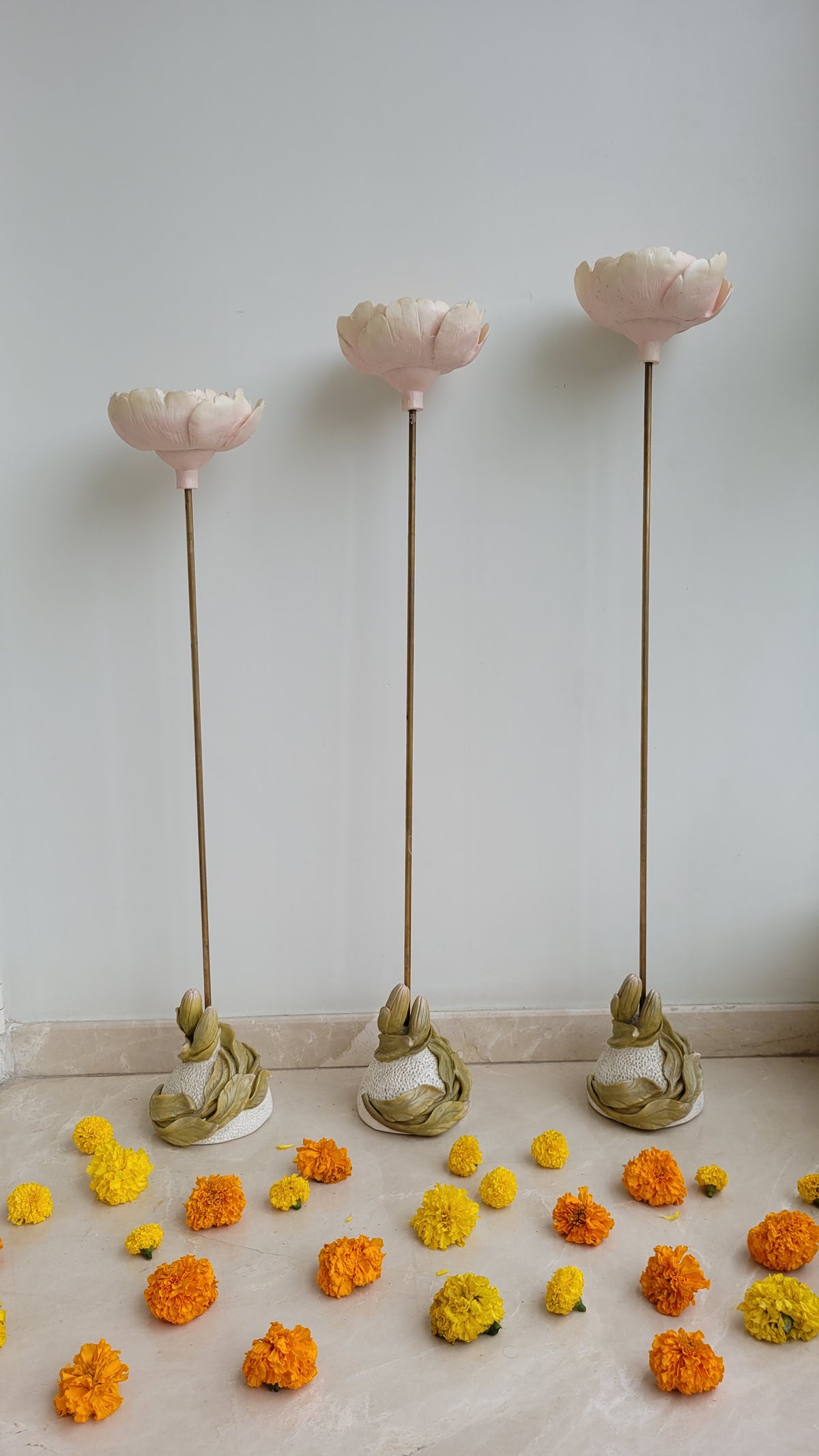 Perched Floret Tealight Stand (S)