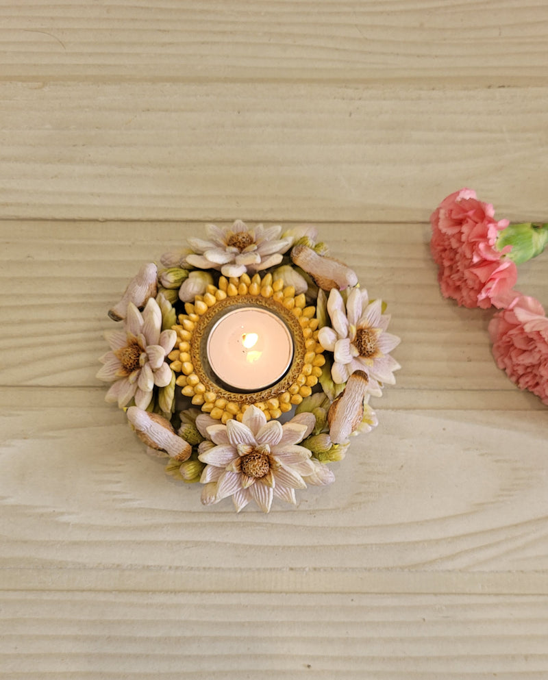 Daisy & Dove Candle Holder