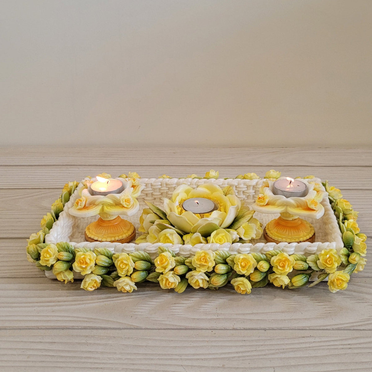 Sunshine Floral Festive Tray with Tea Lights